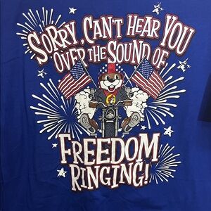 Buc-ee’s Patriotic American Freedom Ringing Large Shirt